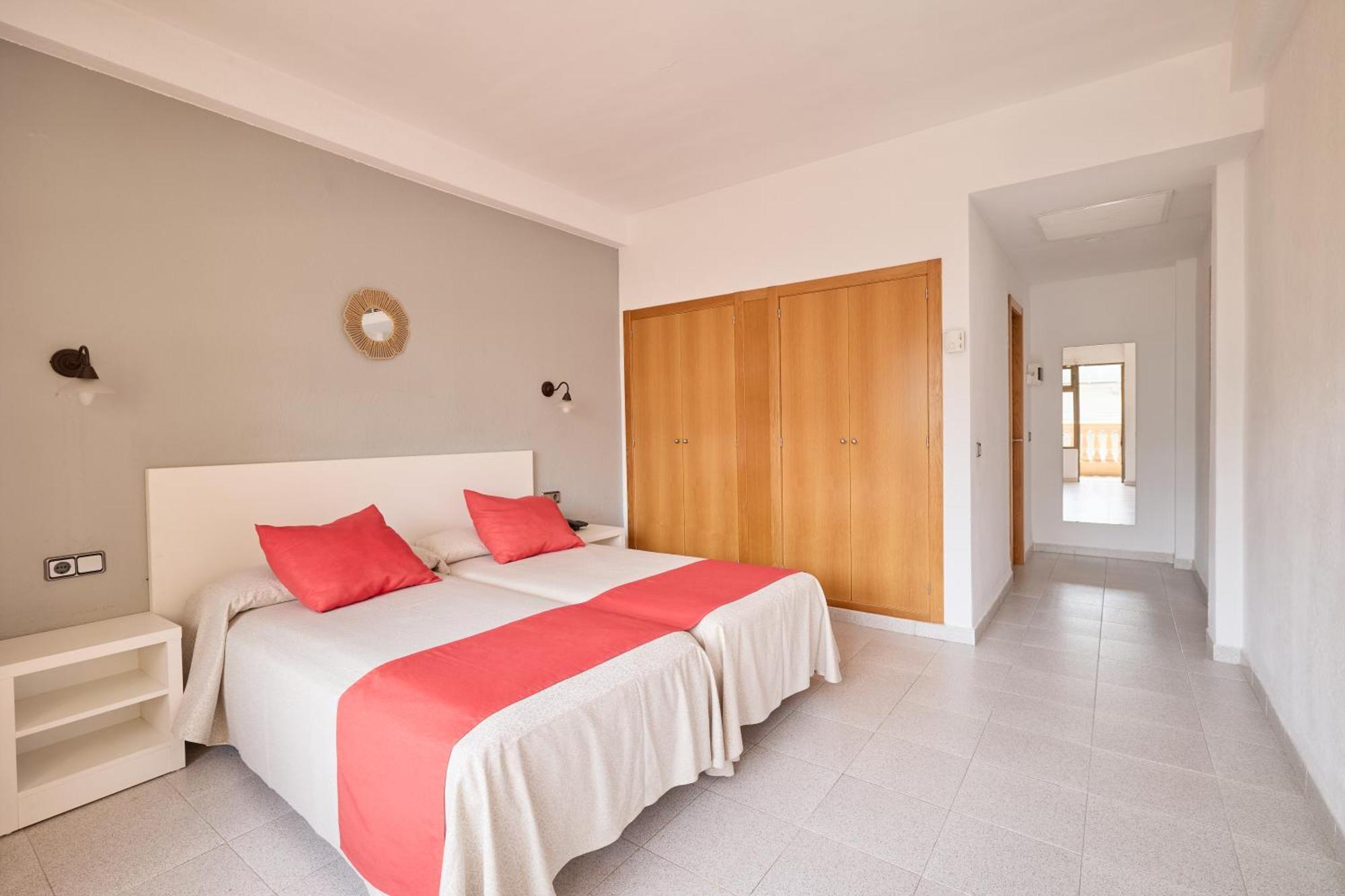 Apartamentos Isla Del Sol Can Pastilla  Exterior photo
